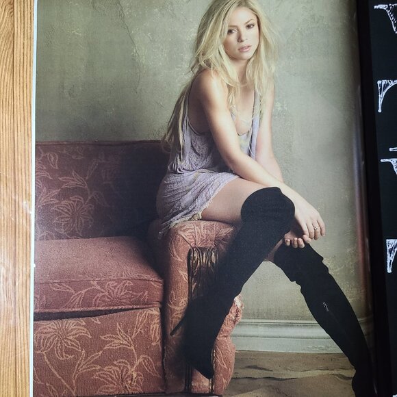 Shakira 2009 Billboard Magazine - Picture 3 of 3